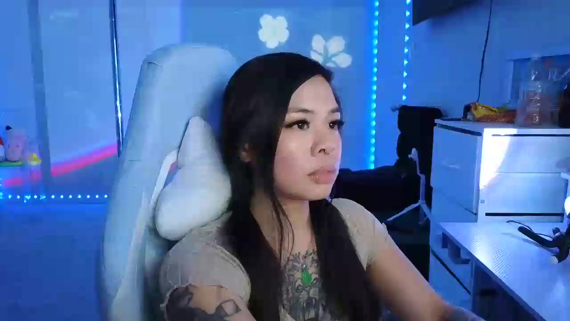 Gallery image thumbnail from dolllface's myfreecams stream on, 08/23/2026, 08:28 image 2 of 20