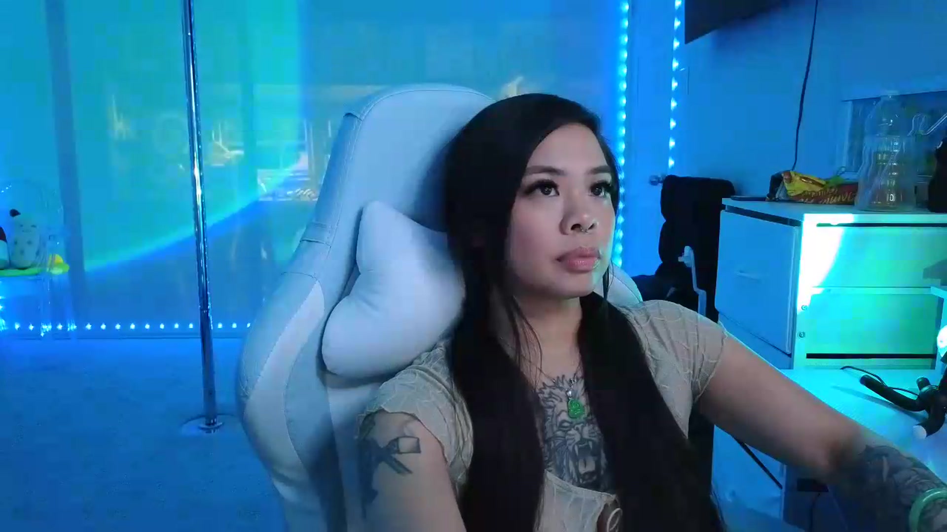 Gallery image thumbnail from dolllface's myfreecams stream on, 08/23/2026, 08:28 image 9 of 20