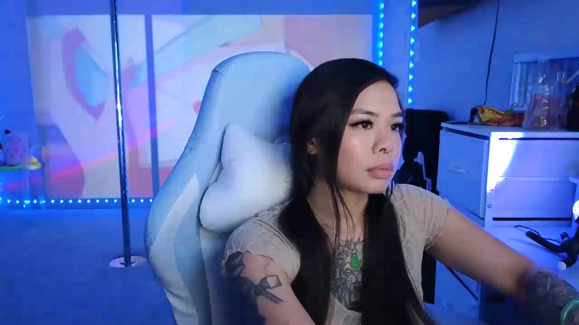 Gallery image thumbnail from dolllface's myfreecams stream on, 08/23/2026, 08:28 image 16 of 20