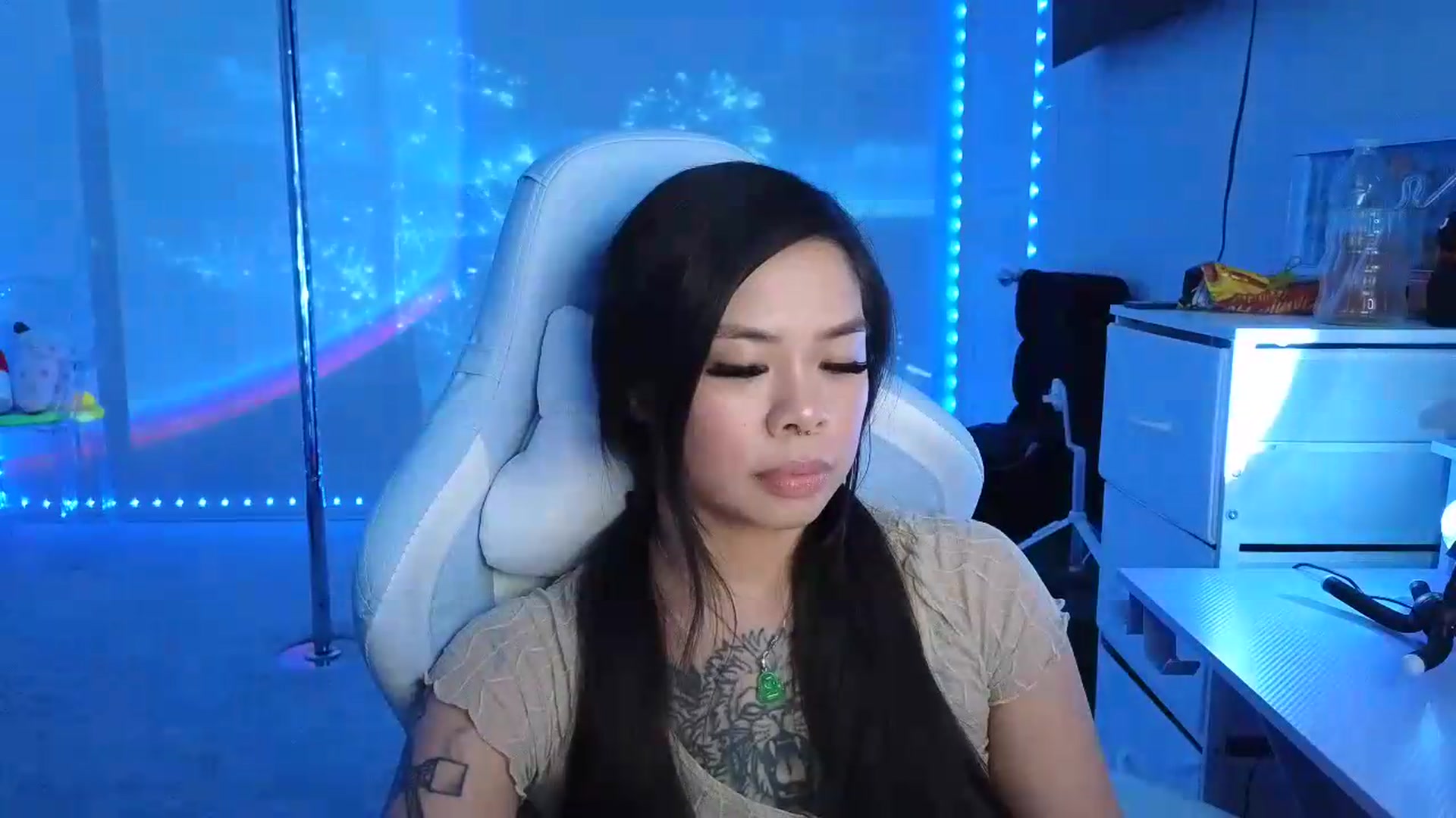 Gallery image thumbnail from dolllface's myfreecams stream on, 08/23/2026, 08:28 image 12 of 20
