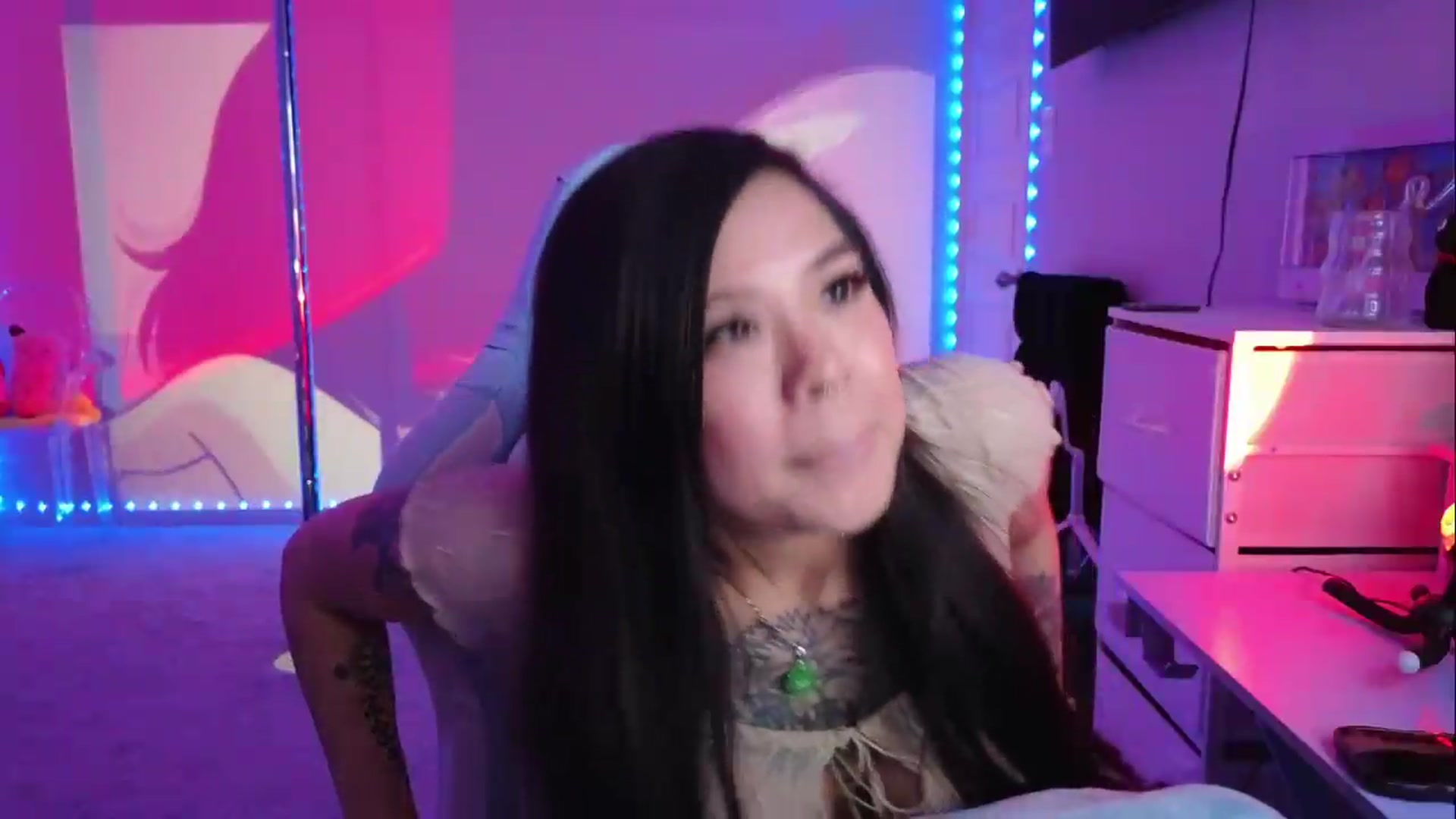Gallery image thumbnail from dolllface's myfreecams stream on, 08/23/2026, 09:37 image 10 of 20