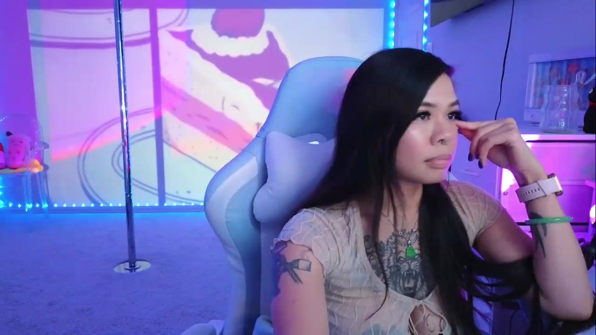 Gallery image thumbnail from dolllface's myfreecams stream on, 08/23/2026, 09:37 image 19 of 20