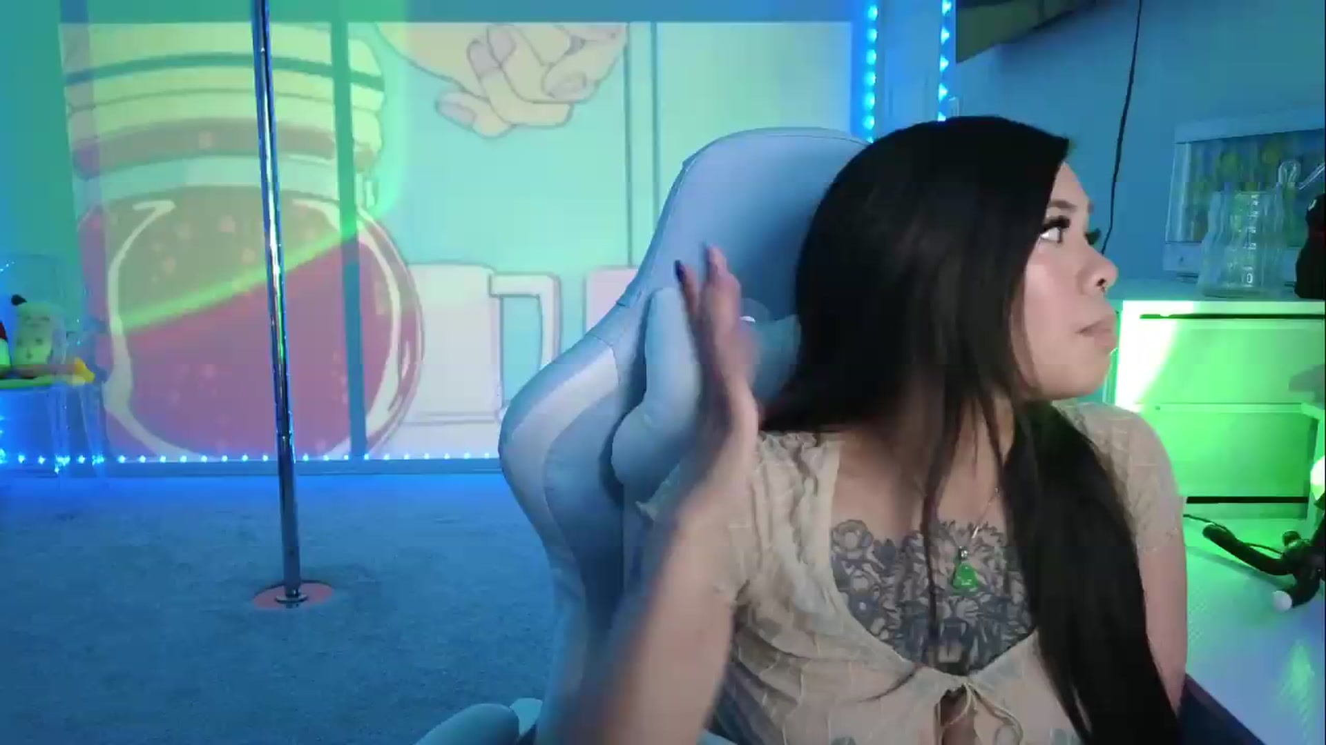Gallery image thumbnail from dolllface's myfreecams stream on, 08/23/2026, 09:37 image 15 of 20