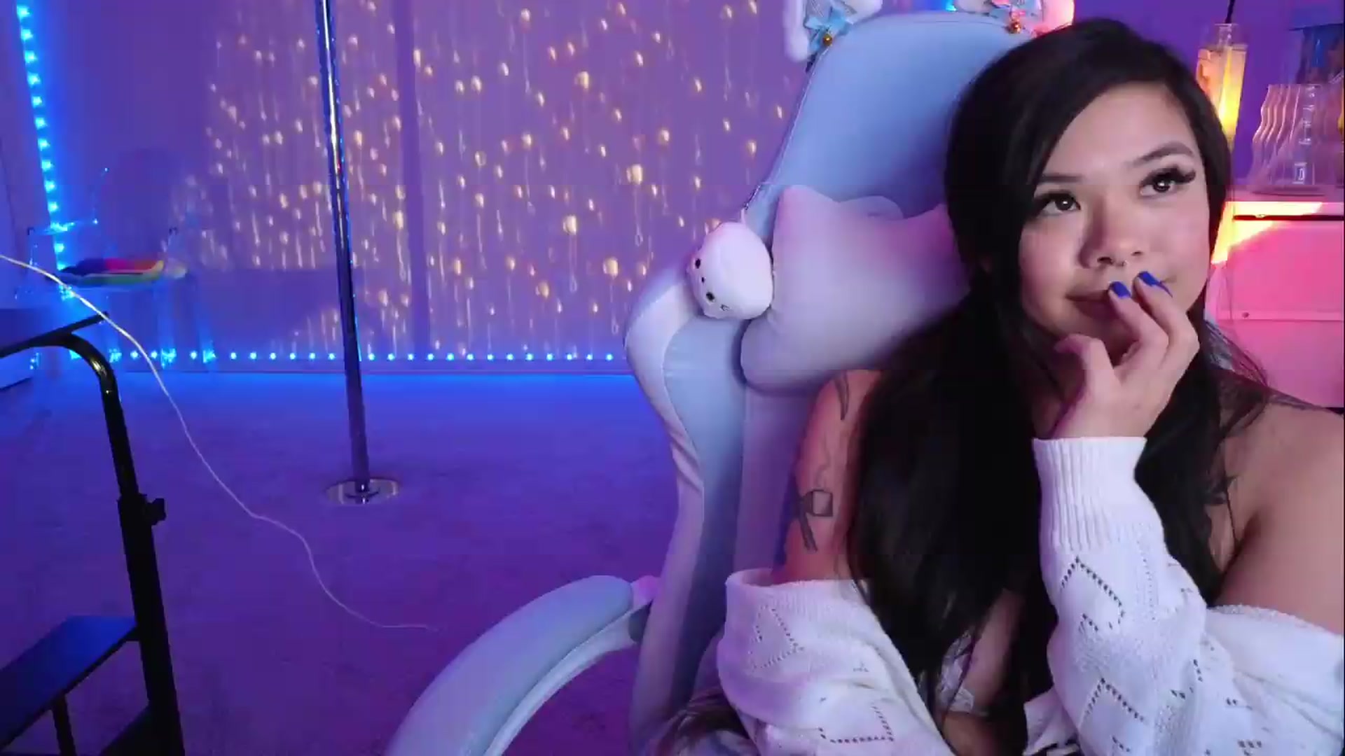 Gallery image thumbnail from dolllface's myfreecams stream on, 08/25/2026, 08:05 image 12 of 20
