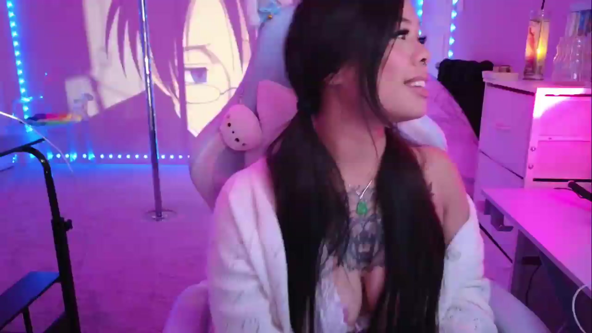 Gallery image thumbnail from dolllface's myfreecams stream on, 08/25/2026, 08:05 image 14 of 20