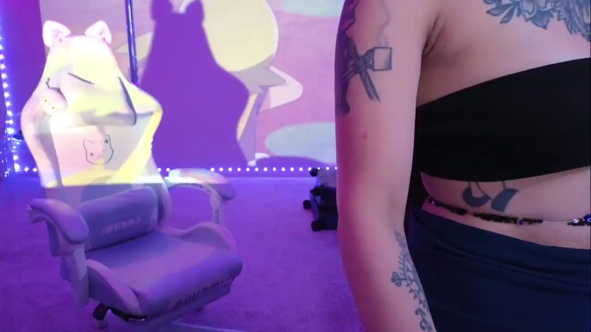 Gallery image thumbnail from dolllface's myfreecams stream on, 08/26/2026, 16:53 image 16 of 20