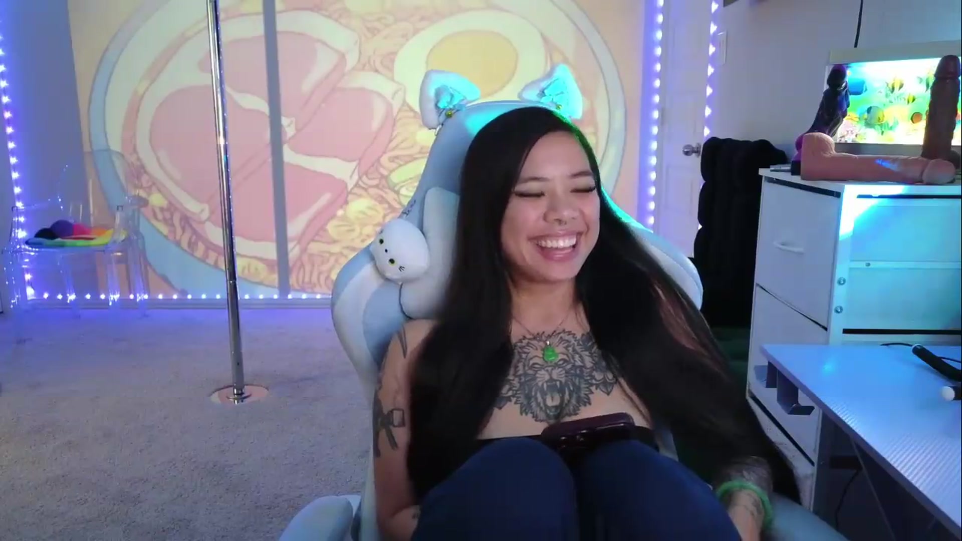 Gallery image thumbnail from dolllface's myfreecams stream on, 08/26/2026, 18:21 image 6 of 20