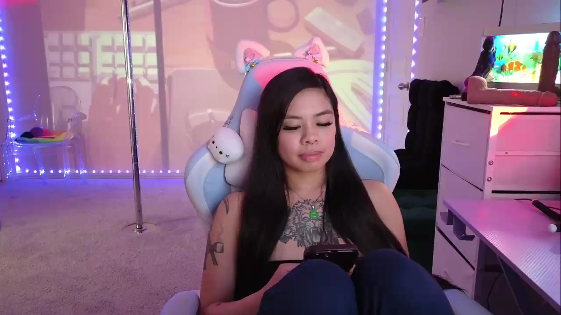 Gallery image thumbnail from dolllface's myfreecams stream on, 08/26/2026, 18:21 image 7 of 20