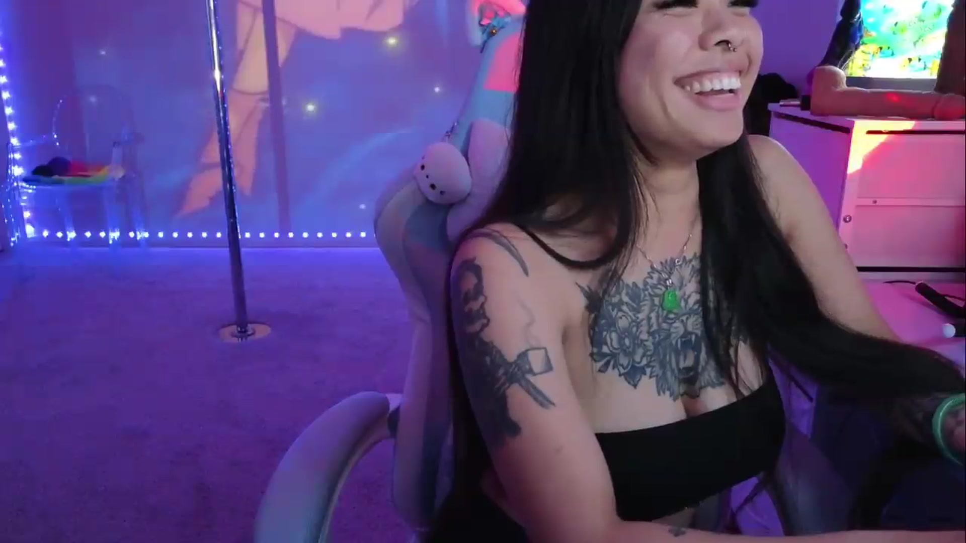 Gallery image thumbnail from dolllface's myfreecams stream on, 08/26/2026, 18:21 image 2 of 20