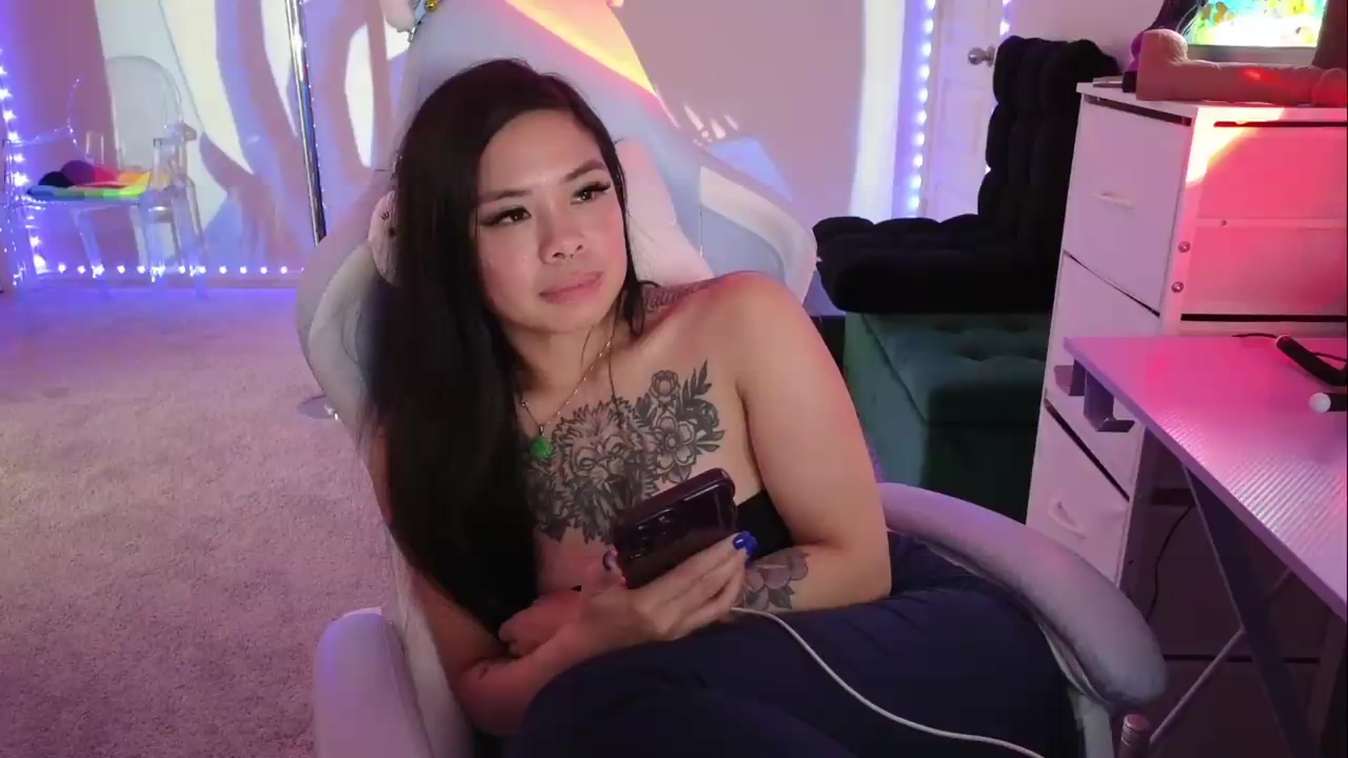 Gallery image thumbnail from dolllface's myfreecams stream on, 08/26/2026, 18:21 image 20 of 20