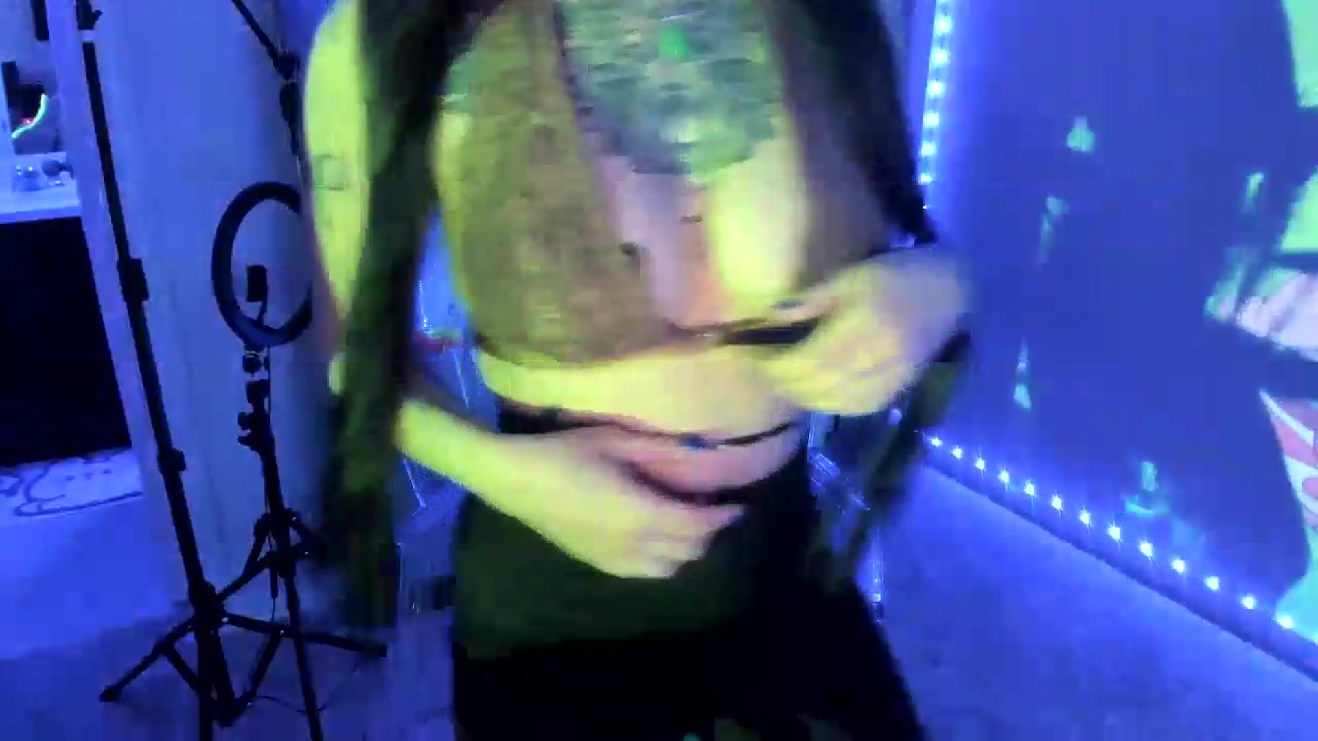 Gallery image thumbnail from dolllface's myfreecams stream on, 08/27/2026, 07:54 image 5 of 20