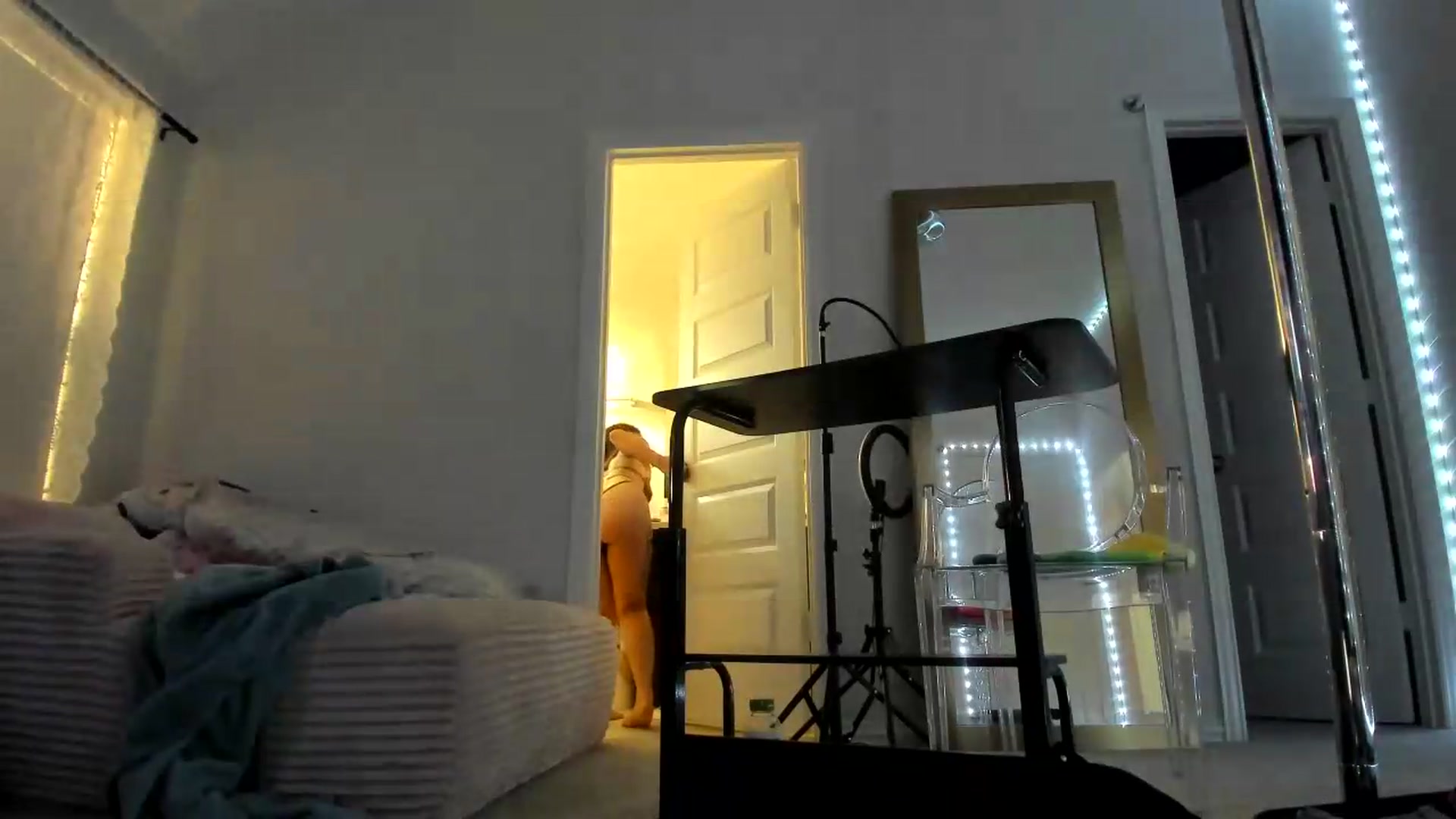Gallery image thumbnail from dolllface's myfreecams stream on, 08/27/2026, 13:51 image 12 of 20