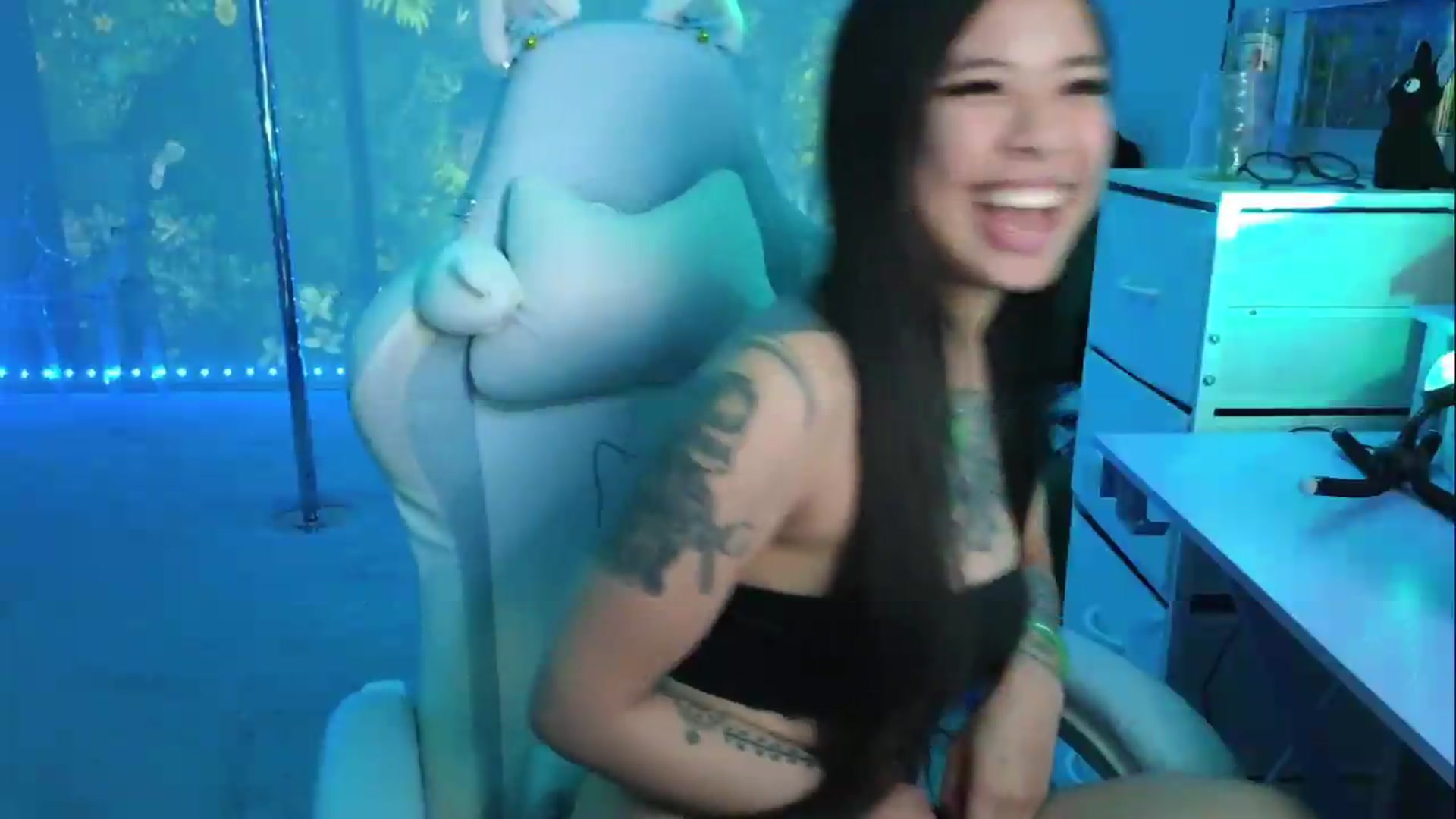 Gallery image thumbnail from dolllface's myfreecams stream on, 08/28/2026, 08:50 image 13 of 20
