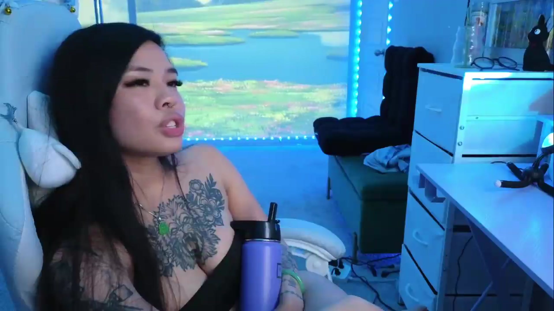 Gallery image thumbnail from dolllface's myfreecams stream on, 08/28/2026, 08:50 image 12 of 20