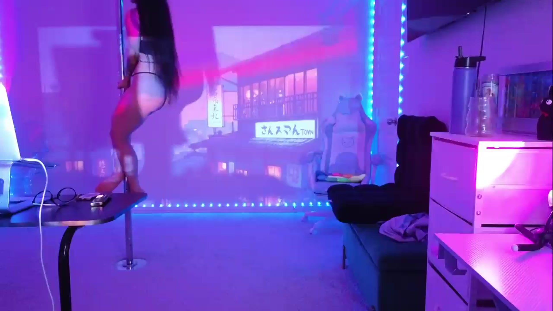 Gallery image thumbnail from dolllface's myfreecams stream on, 08/28/2026, 12:55 image 16 of 20