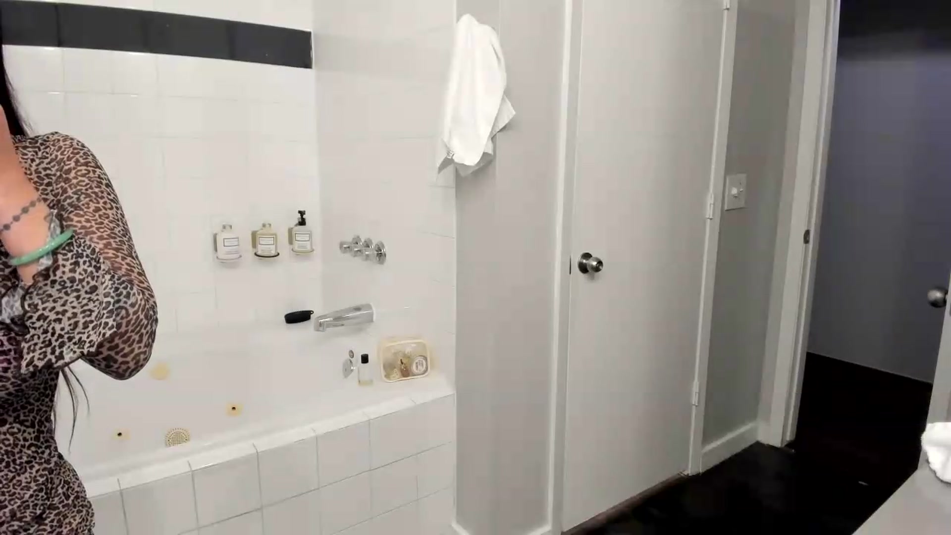Gallery image thumbnail from dolllface's myfreecams stream on, 08/30/2026, 05:18 image 19 of 20