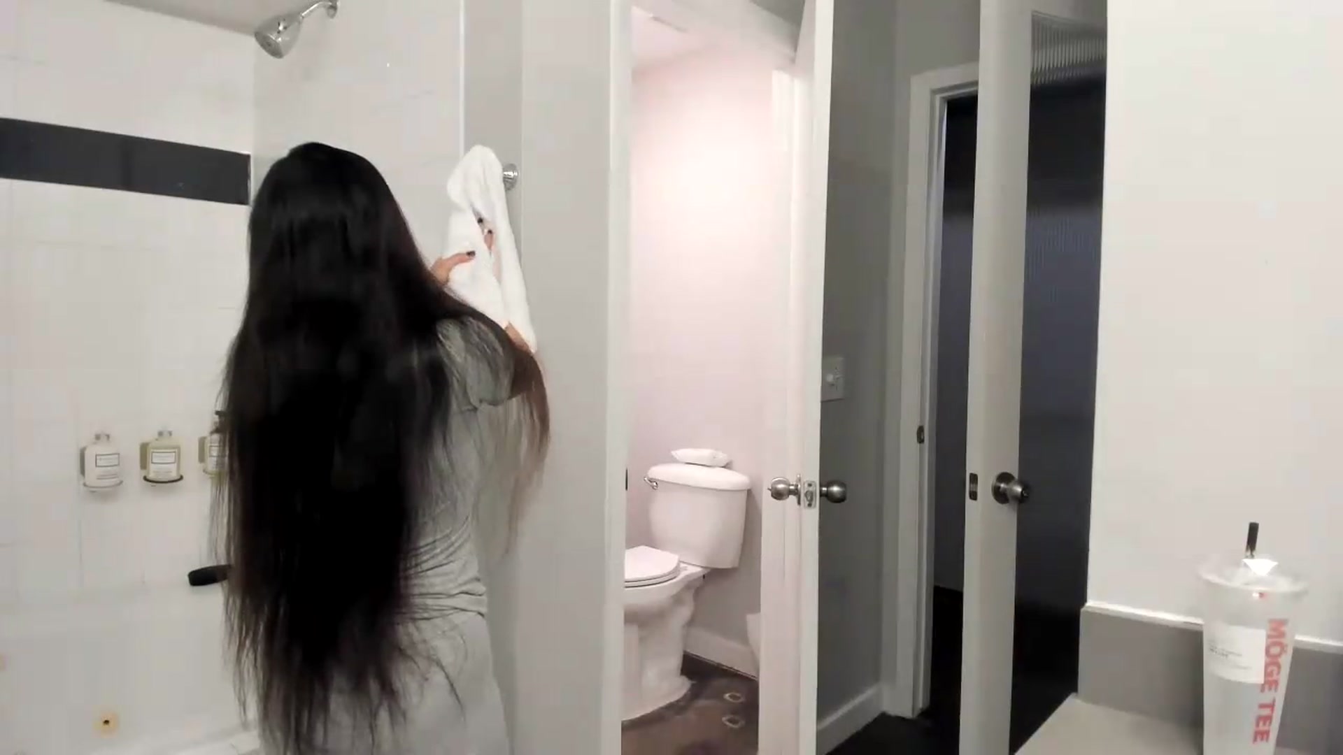 Gallery image thumbnail from dolllface's myfreecams stream on, 08/30/2026, 05:18 image 5 of 20