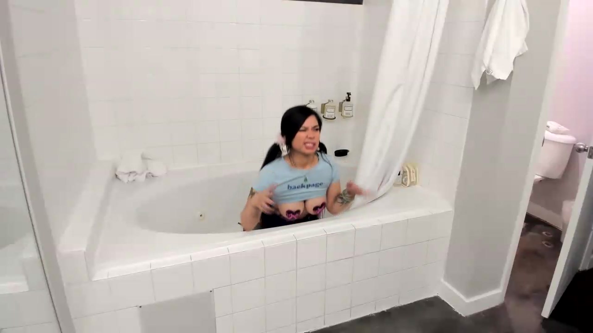 Gallery image thumbnail from dolllface's myfreecams stream on, 08/30/2026, 11:30 image 6 of 20