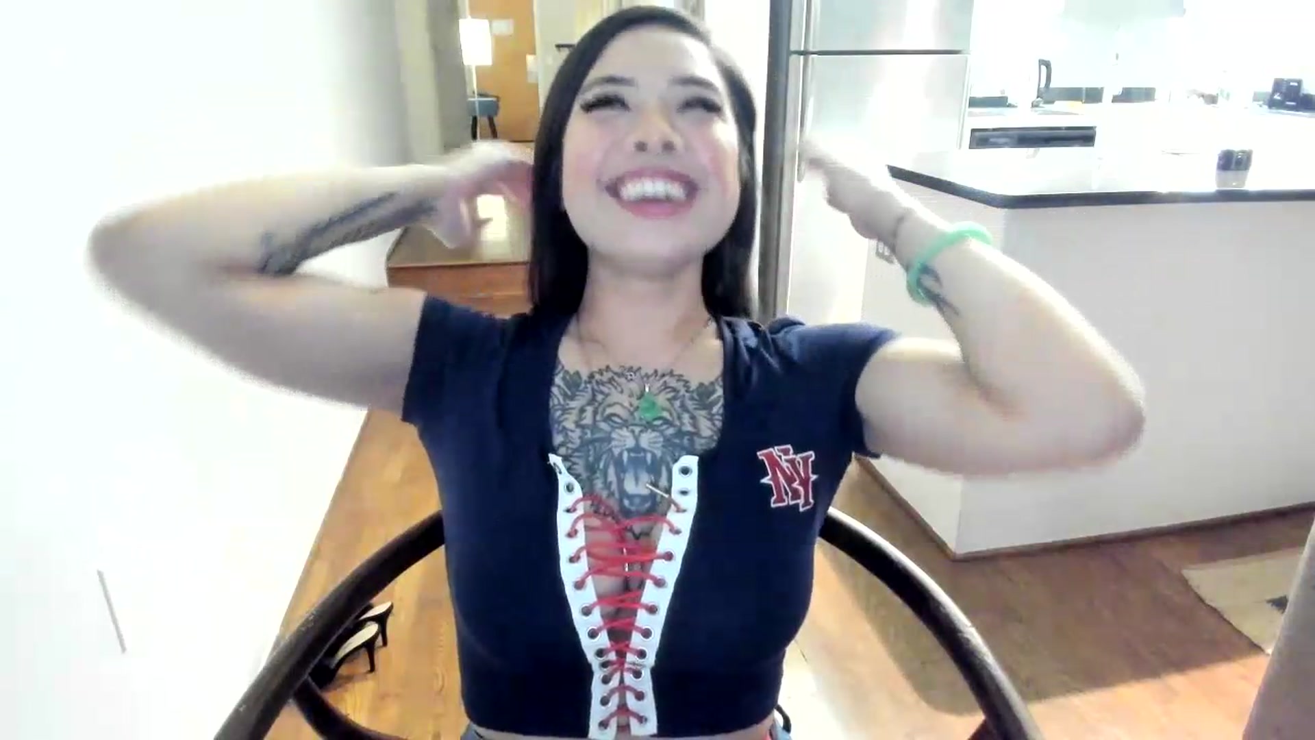 Gallery image thumbnail from dolllface's myfreecams stream on, 08/31/2026, 01:56 image 4 of 20