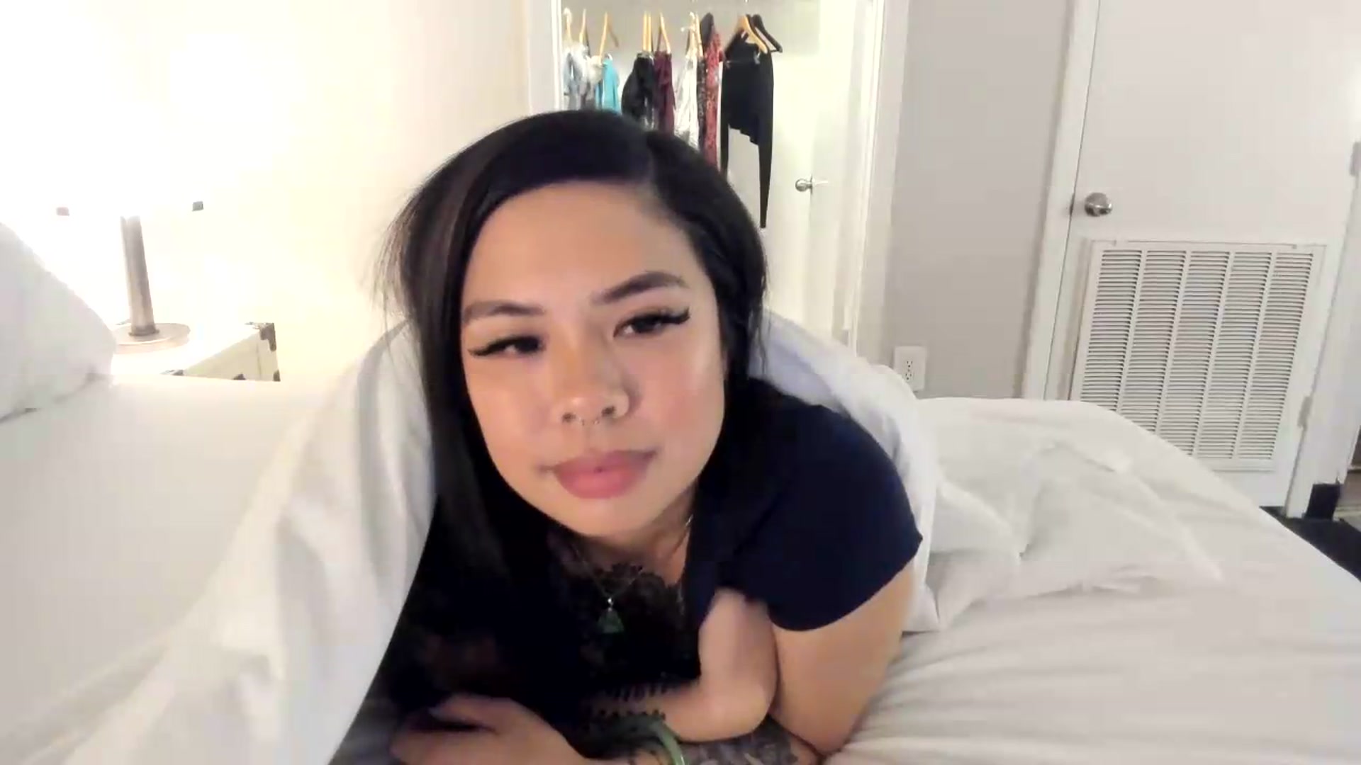 Gallery image thumbnail from dolllface's myfreecams stream on, 08/31/2026, 03:36 image 16 of 20