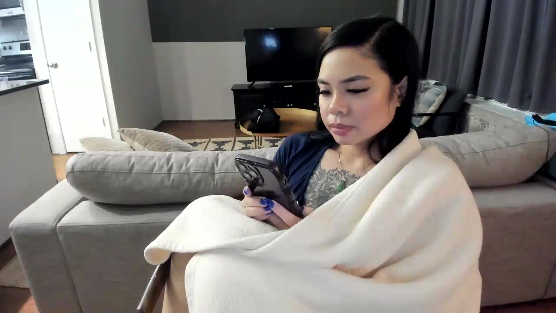 Gallery image thumbnail from dolllface's myfreecams stream on, 08/31/2026, 03:36 image 18 of 20