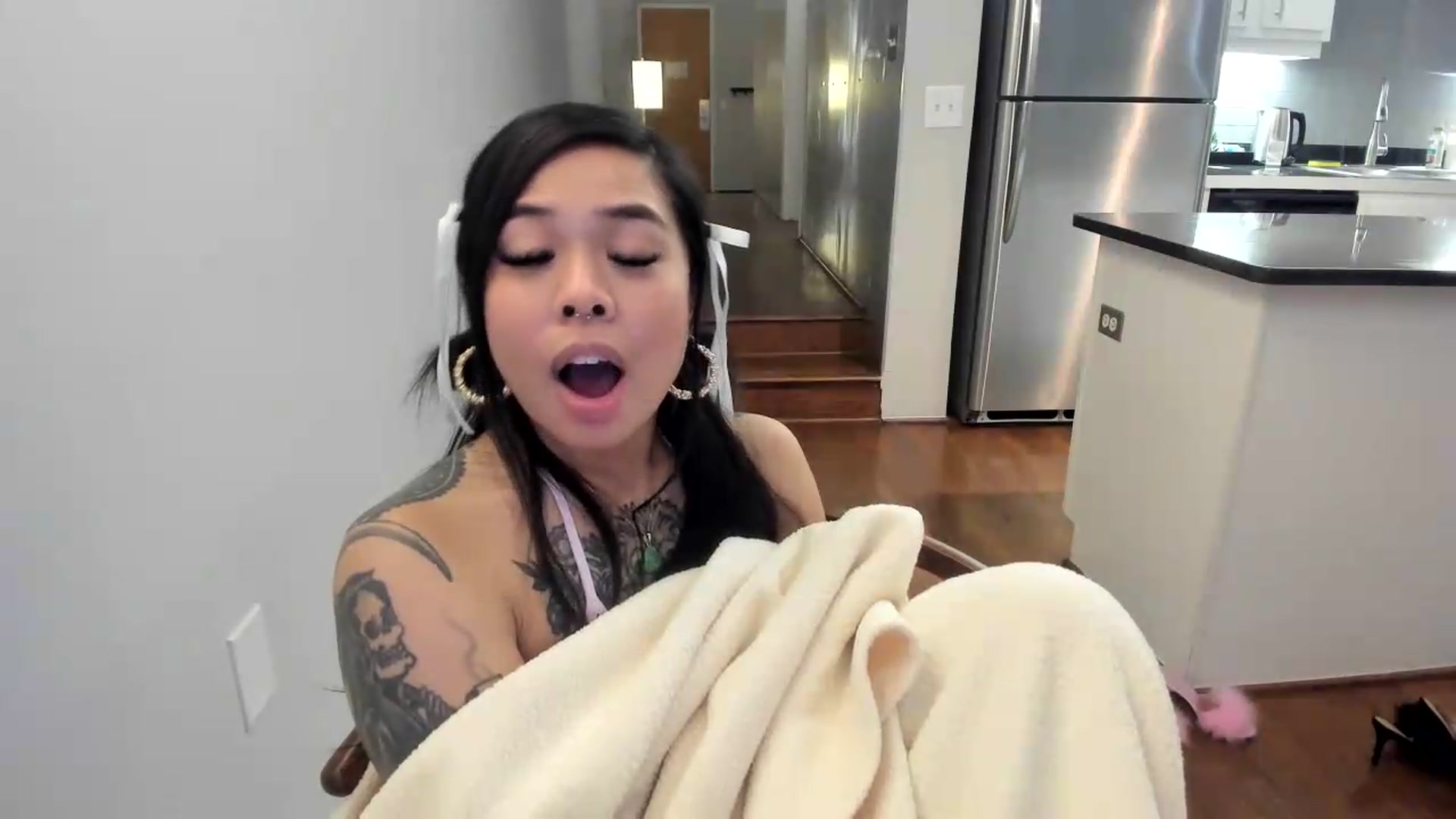 Gallery image thumbnail from dolllface's myfreecams stream on, 08/31/2026, 14:05 image 13 of 20