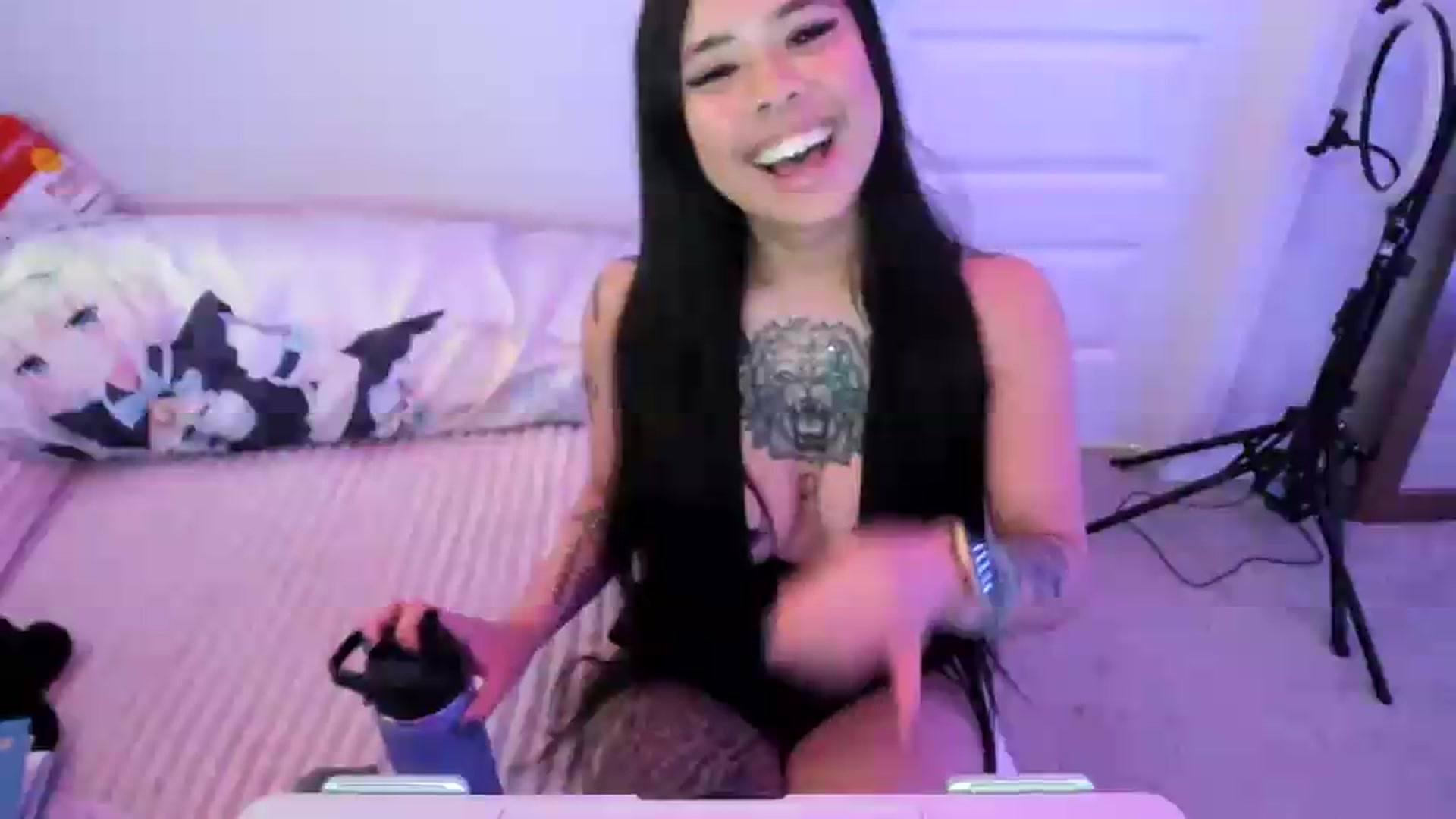 Gallery image thumbnail from dolllface's myfreecams stream on, 09/05/2026, 14:19 image 13 of 20