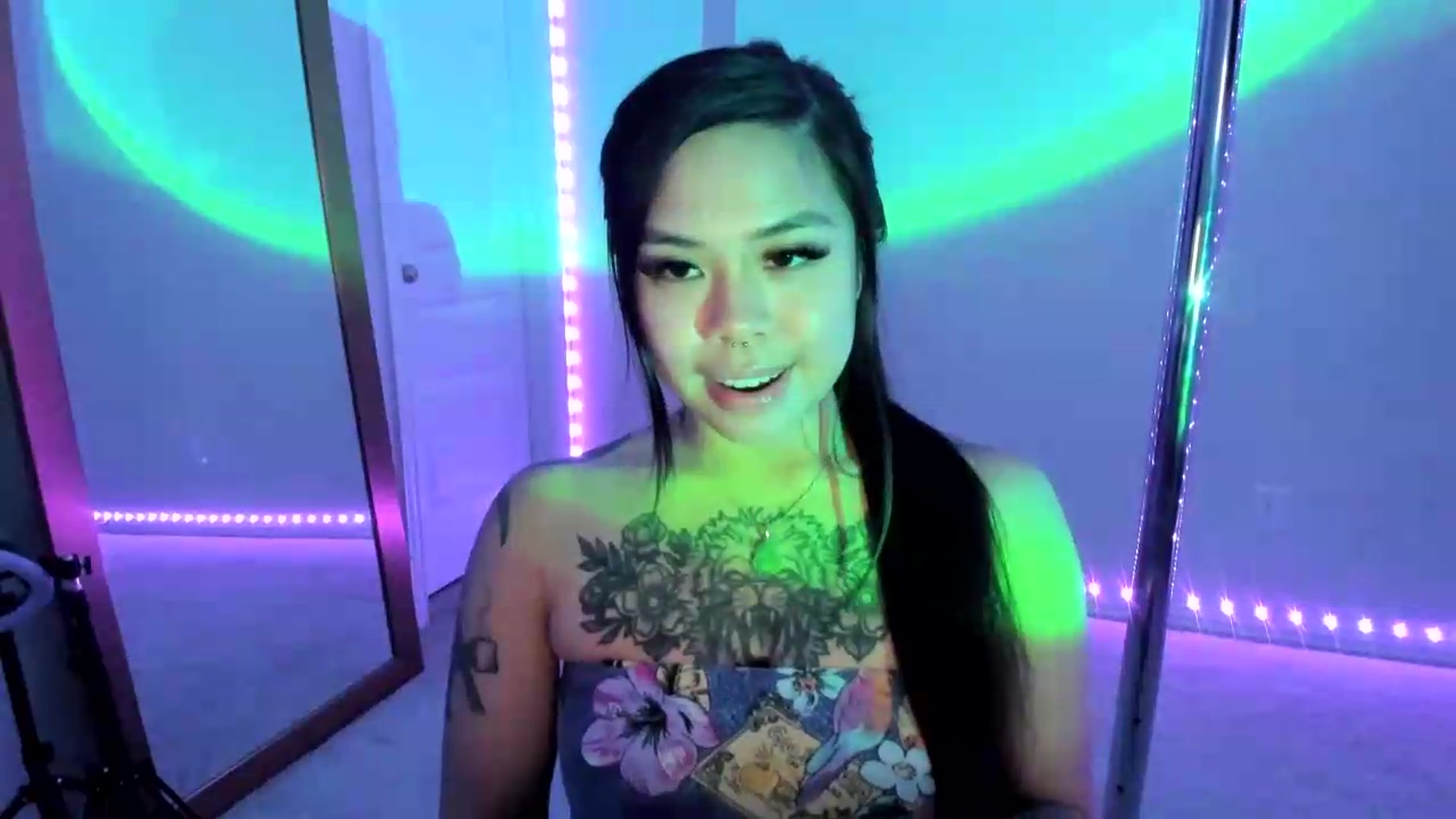 Gallery image thumbnail from dolllface's myfreecams stream on, 09/15/2026, 04:09 image 14 of 20