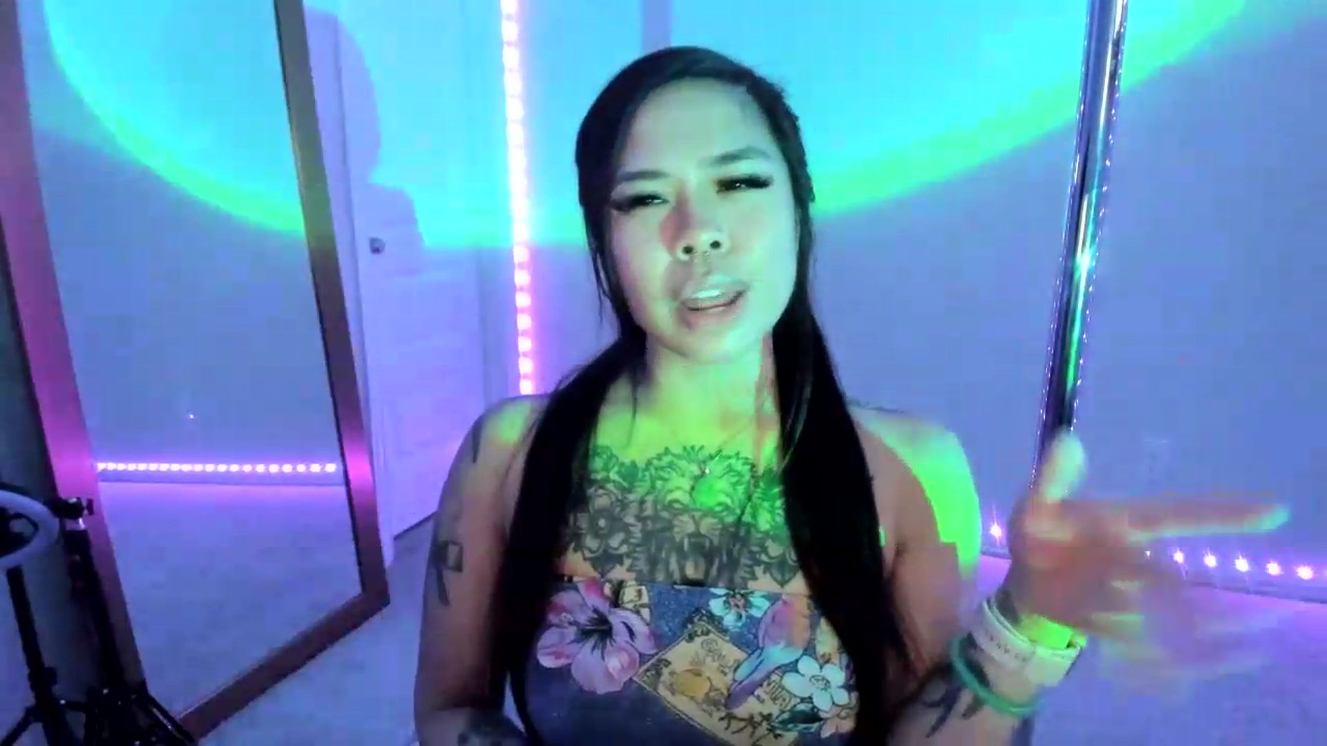 Gallery image thumbnail from dolllface's myfreecams stream on, 09/15/2026, 04:09 image 13 of 20