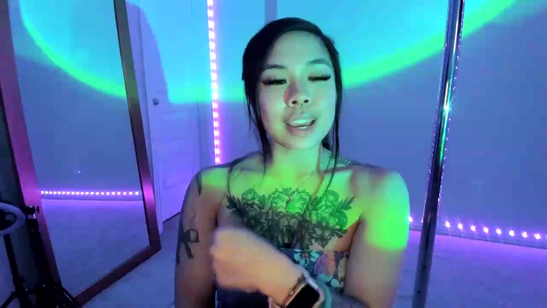 Gallery image thumbnail from dolllface's myfreecams stream on, 09/15/2026, 04:09 image 12 of 20