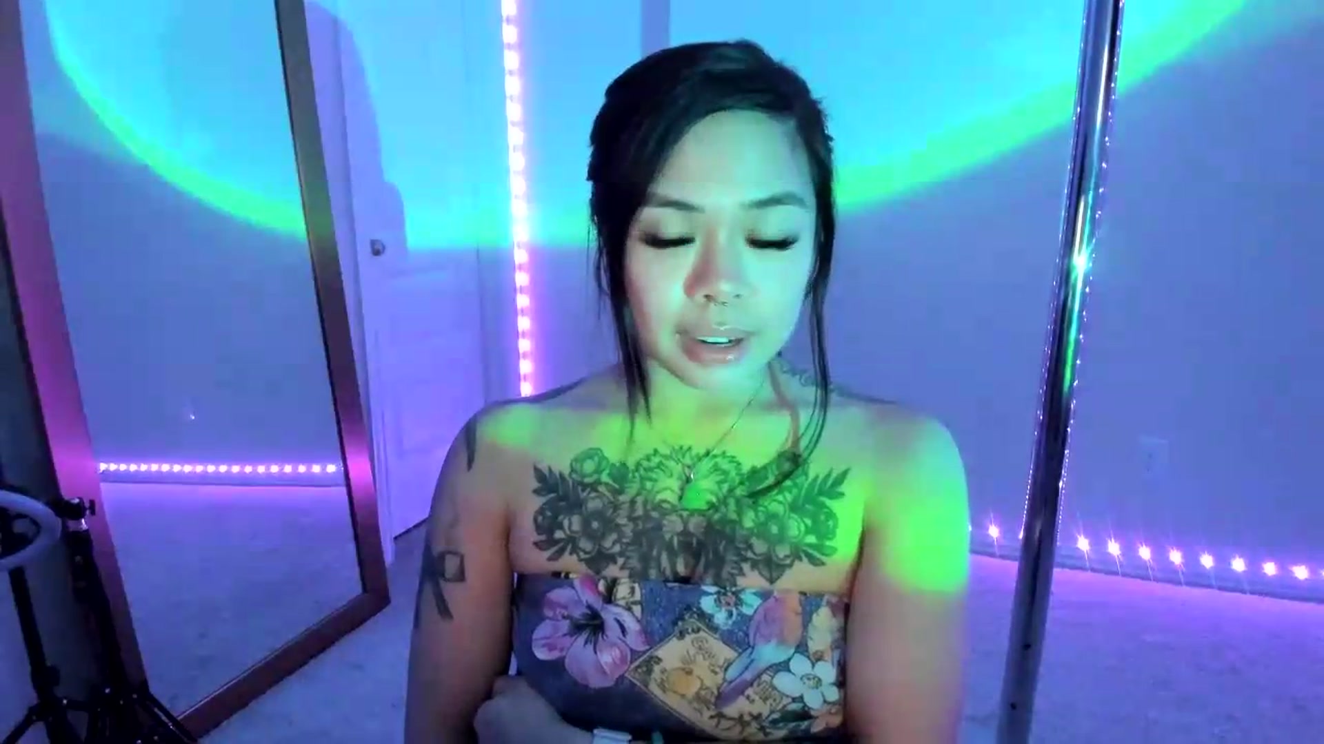 Gallery image thumbnail from dolllface's myfreecams stream on, 09/15/2026, 04:09 image 11 of 20