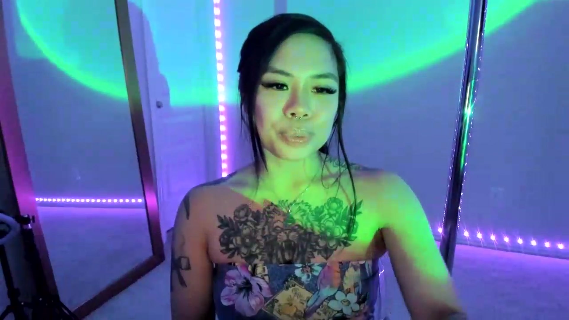 Gallery image thumbnail from dolllface's myfreecams stream on, 09/15/2026, 04:09 image 15 of 20