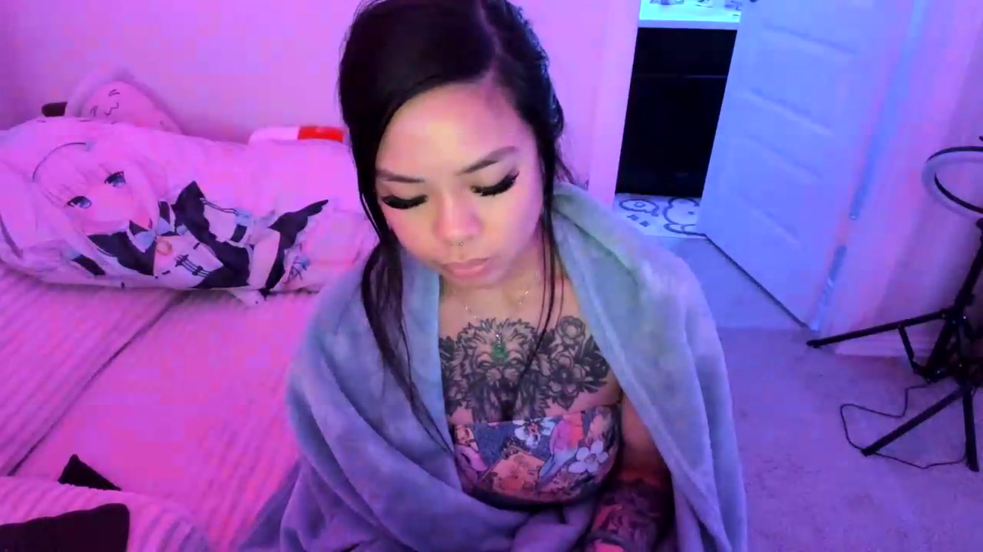 Gallery image thumbnail from dolllface's myfreecams stream on, 09/15/2026, 07:24 image 18 of 20