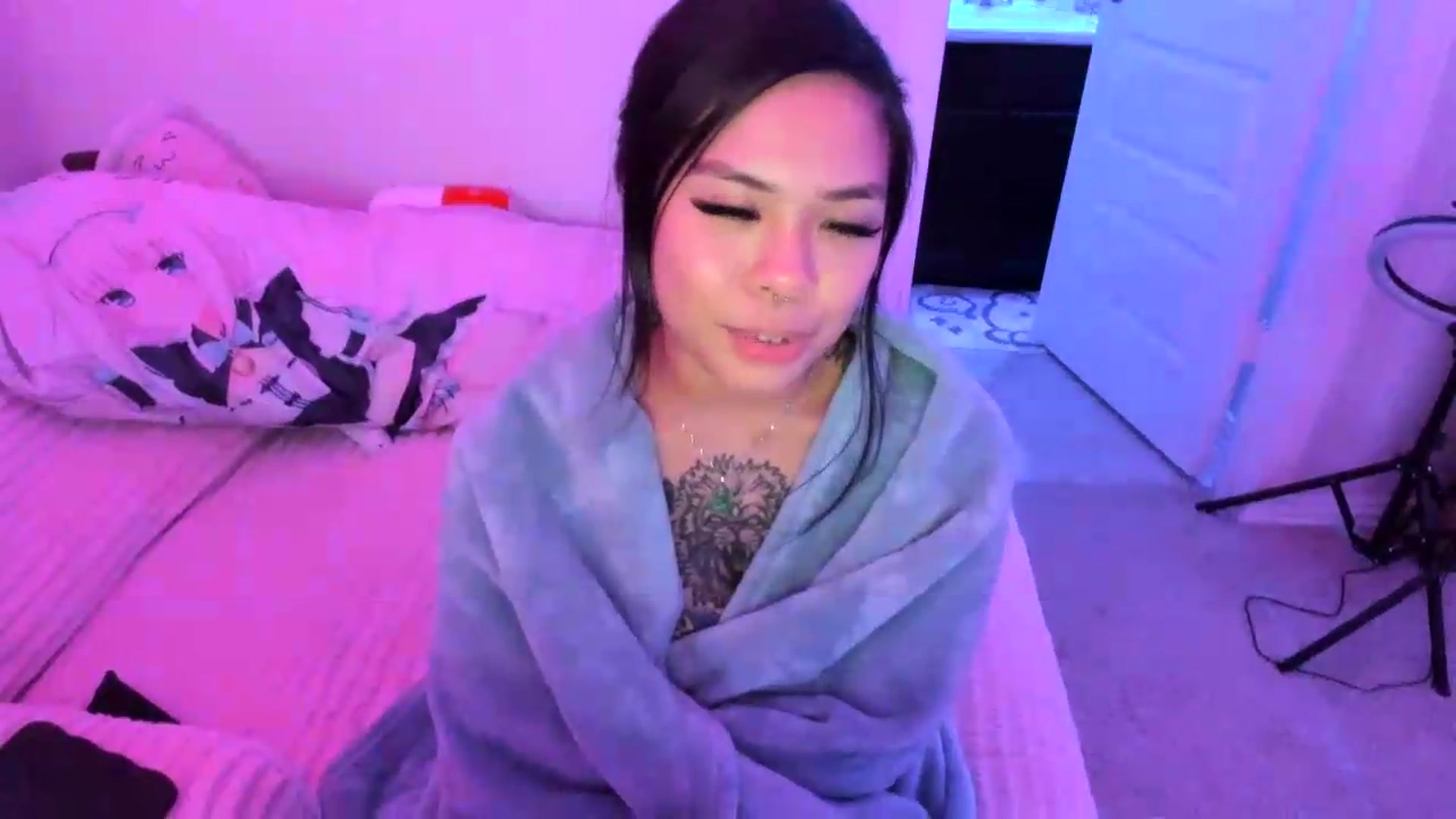 Gallery image thumbnail from dolllface's myfreecams stream on, 09/15/2026, 07:24 image 16 of 20