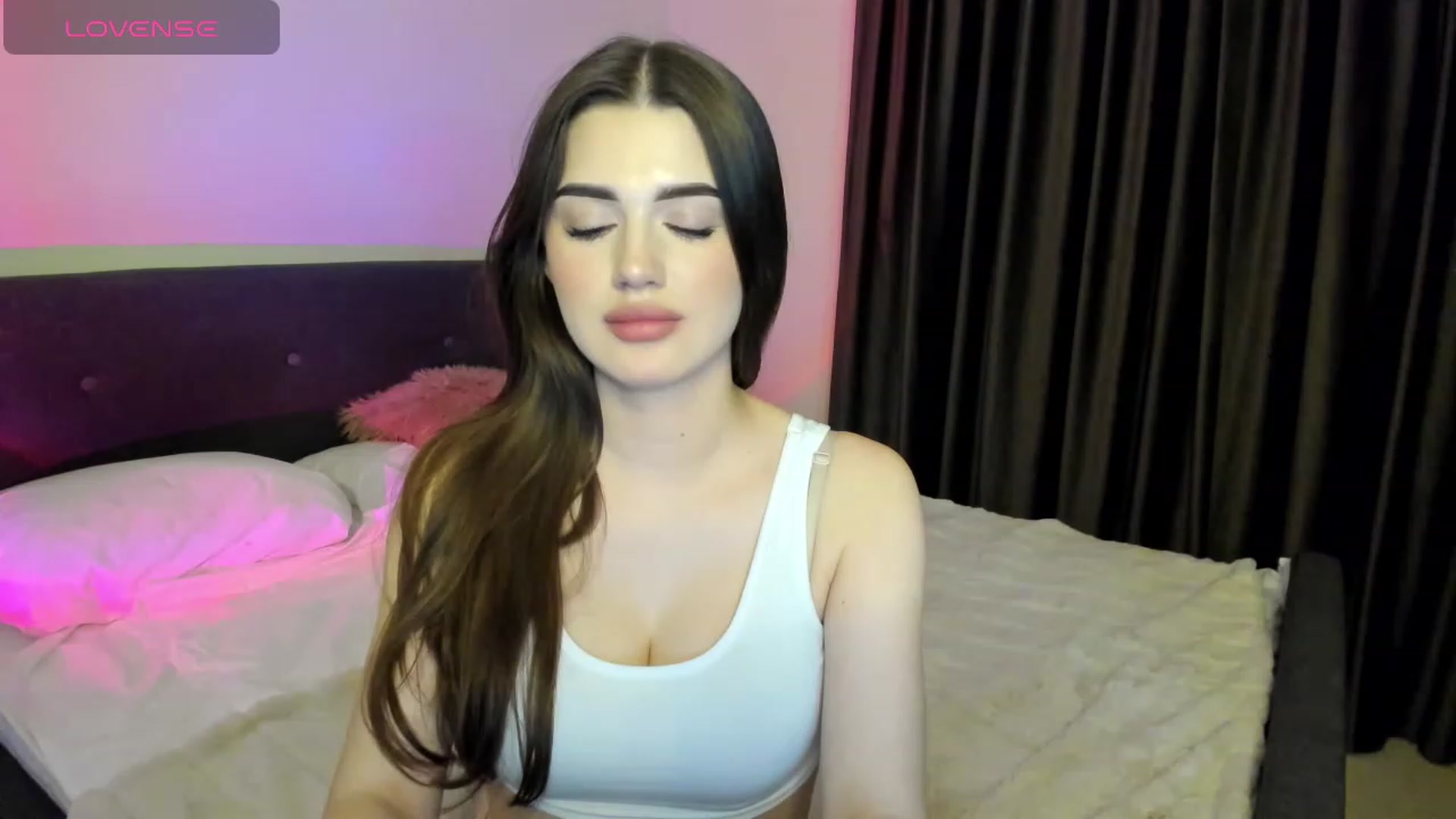 Gallery image thumbnail from dolly_xxx's myfreecams stream on, 03/13/2024, 21:08 image 3 of 20