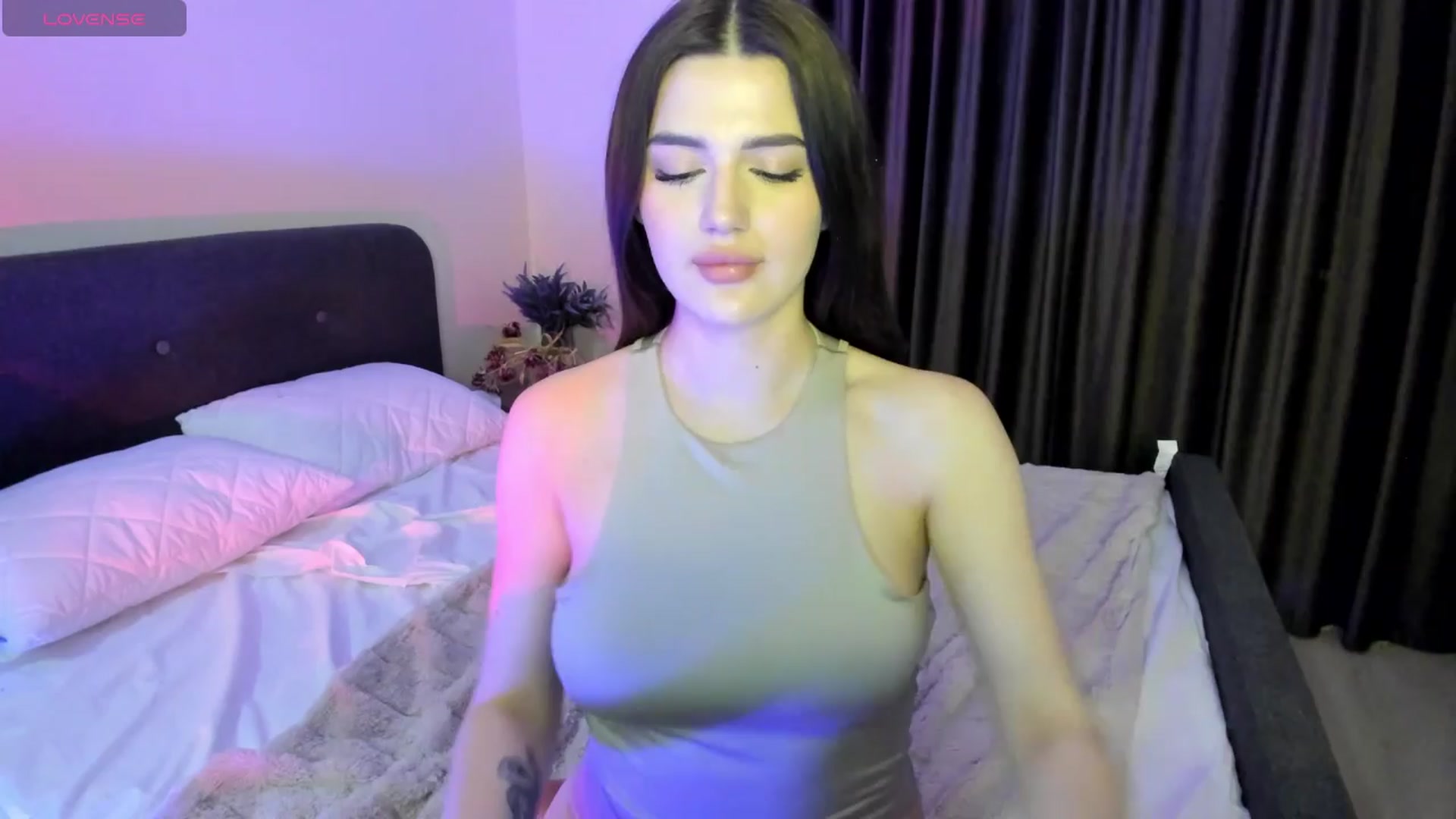 Gallery image thumbnail from dolly_xxx's myfreecams stream on, 04/09/2024, 18:50 image 13 of 20