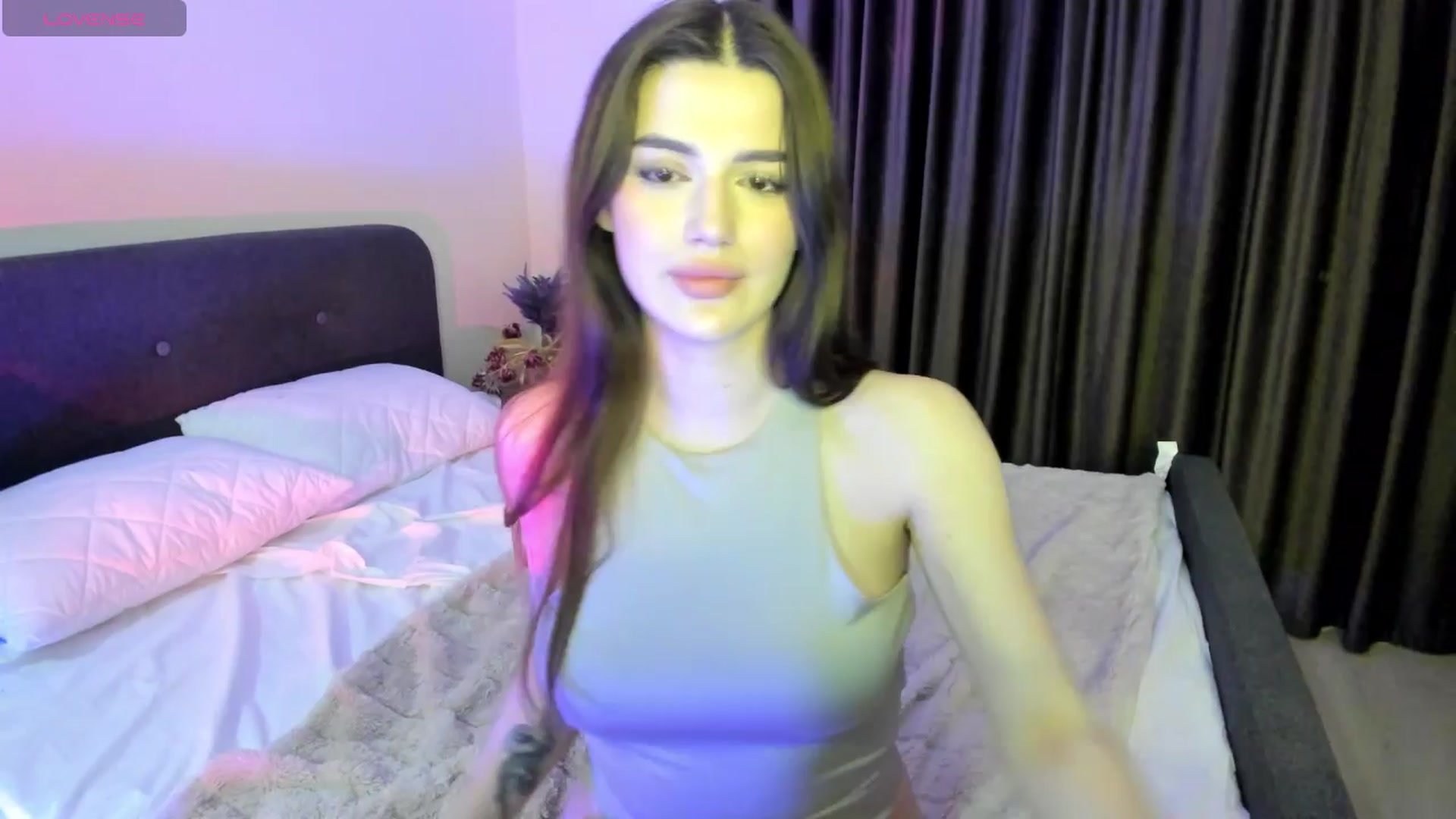 Gallery image thumbnail from dolly_xxx's myfreecams stream on, 04/09/2024, 18:50 image 1 of 20