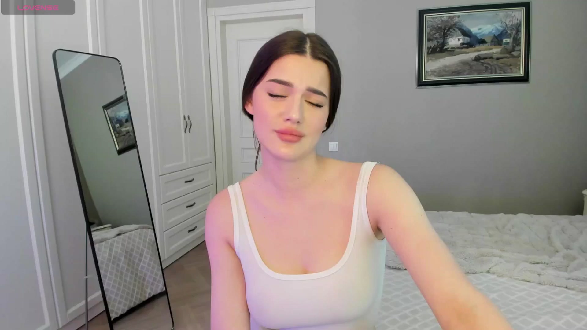 Gallery image thumbnail from dollyxxx's myfreecams stream on, 05/18/2024, 15:33 image 6 of 20