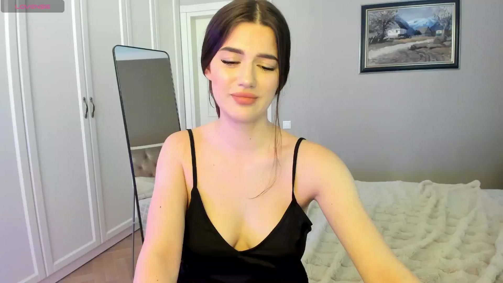 Gallery image thumbnail from dollyxxx's myfreecams stream on, 05/19/2024, 16:03 image 9 of 20