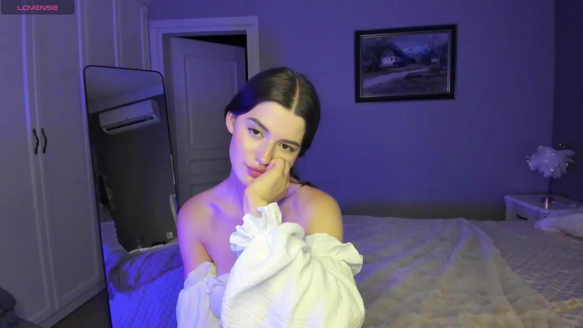 Gallery image thumbnail from dollyxxx's myfreecams stream on, 07/16/2024, 19:09 image 12 of 20
