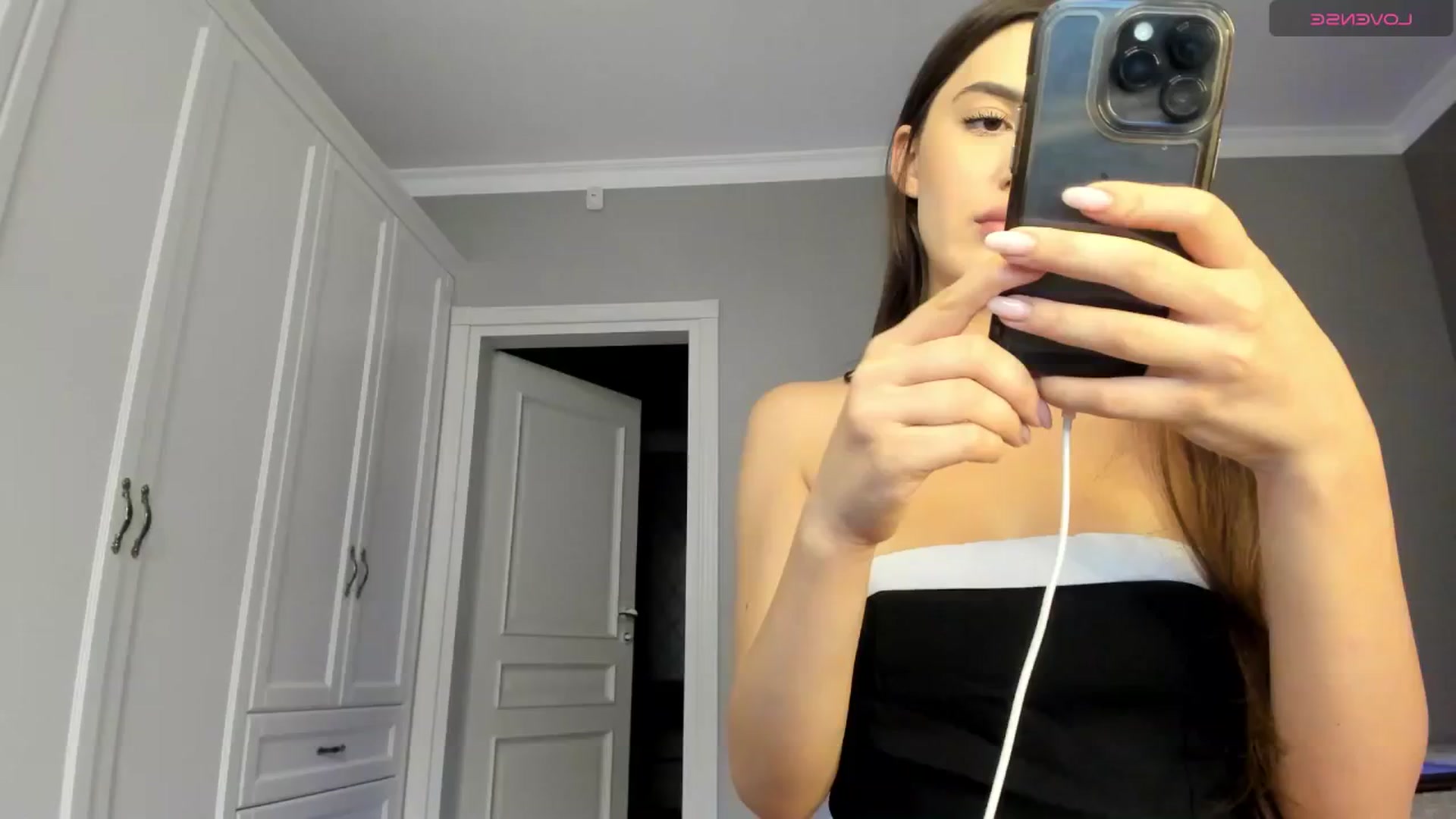 Gallery image thumbnail from dollyxxx's myfreecams stream on, 09/15/2024, 20:06 image 11 of 20