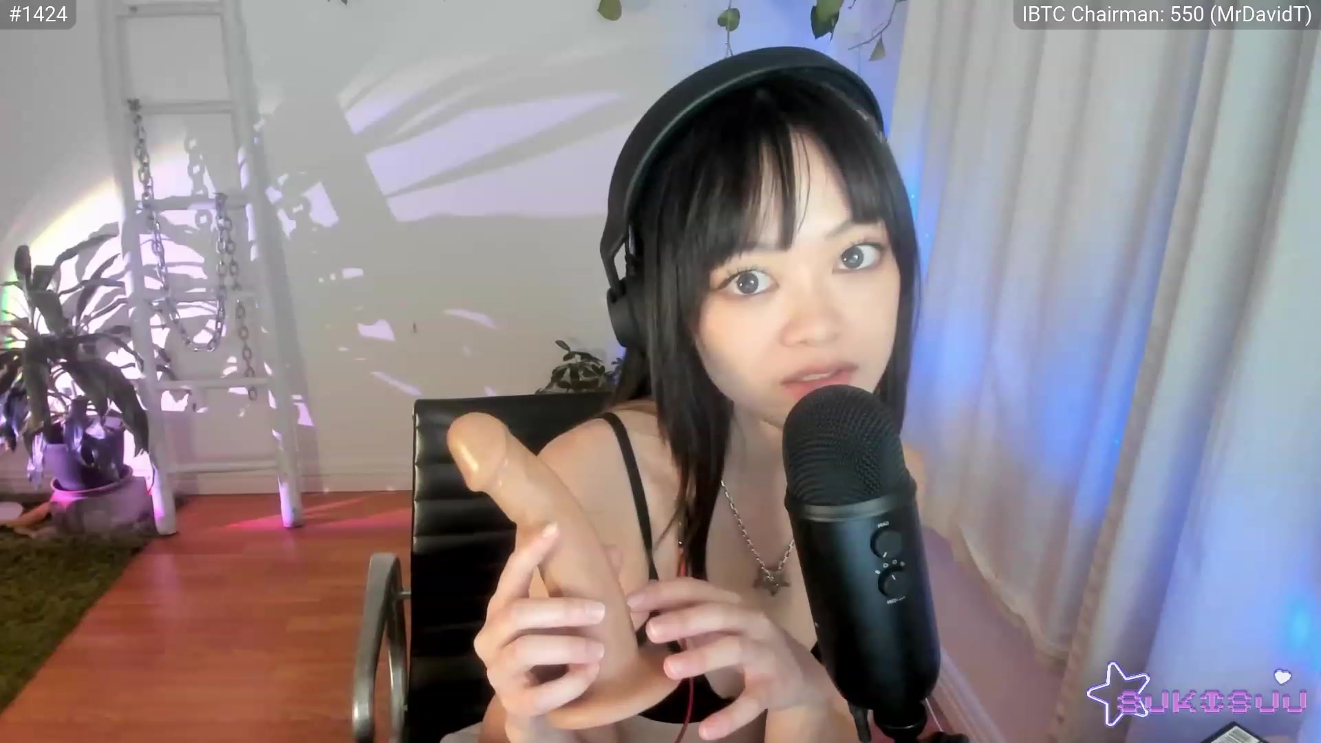 Gallery image thumbnail from domainofpain's myfreecams stream on, 11/22/2022, 07:34 image 10 of 20