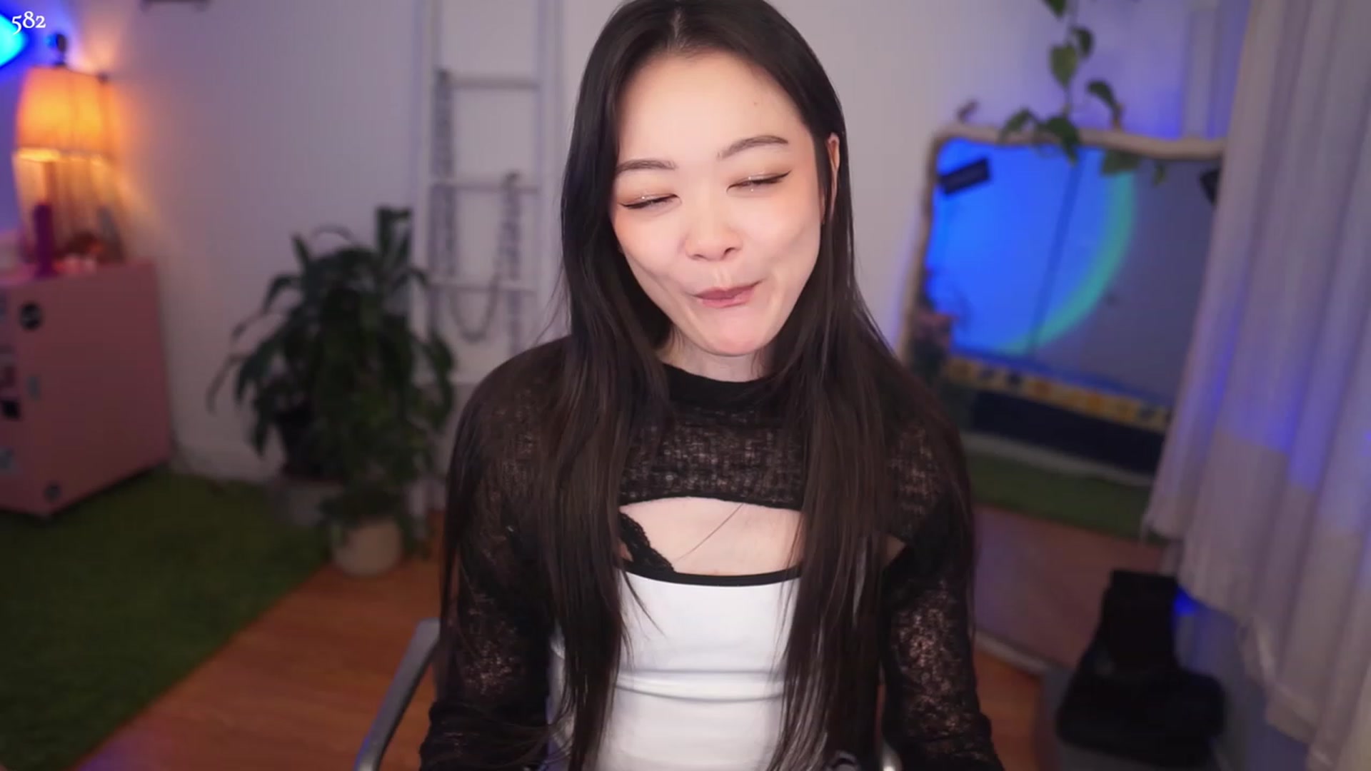 Gallery image thumbnail from domainofpain's myfreecams stream on, 04/12/2023, 05:12 image 3 of 20