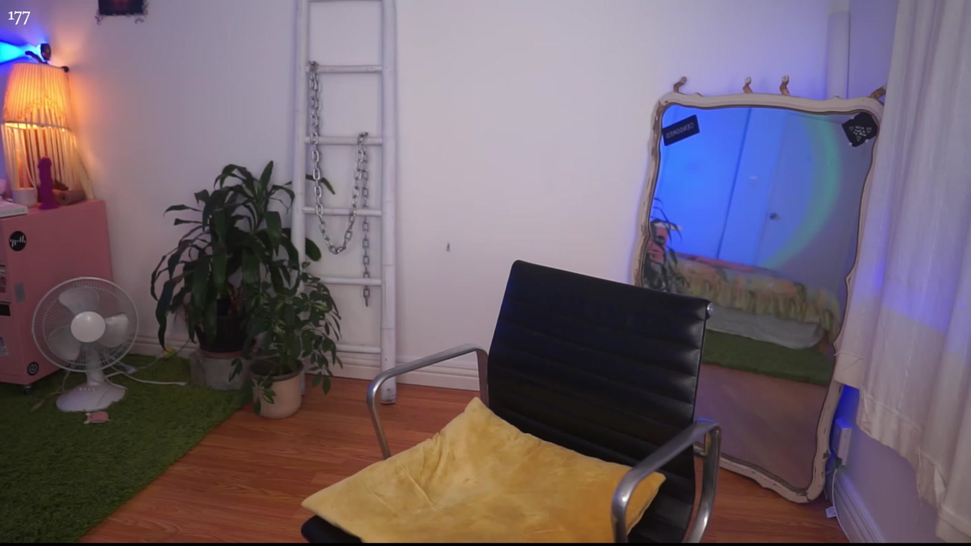 Gallery image thumbnail from domainofpain's myfreecams stream on, 04/20/2023, 07:57 image 5 of 20