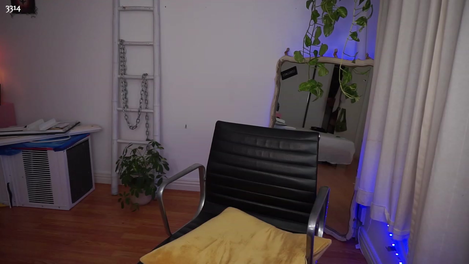 Gallery image thumbnail from domainofpain's myfreecams stream on, 07/28/2023, 05:40 image 7 of 20