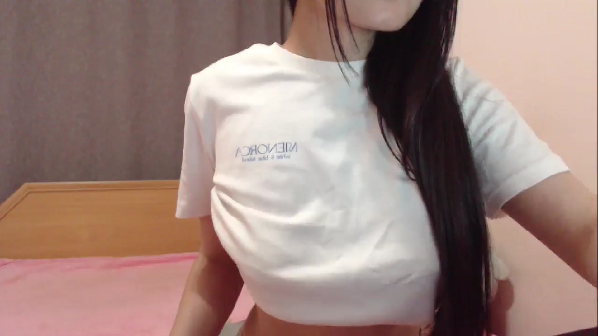 Gallery image thumbnail from domizz1ve's myfreecams stream on, 08/13/2024, 15:17 image 6 of 20