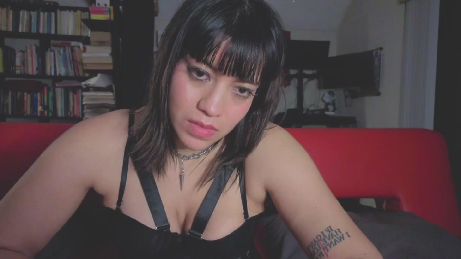 Gallery image thumbnail from dommealicex's myfreecams stream on, 12/30/2025, 08:25 image 6 of 20