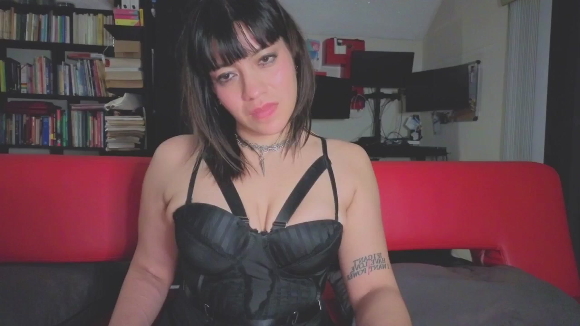 Gallery image thumbnail from dommealicex's myfreecams stream on, 12/30/2025, 08:25 image 3 of 20