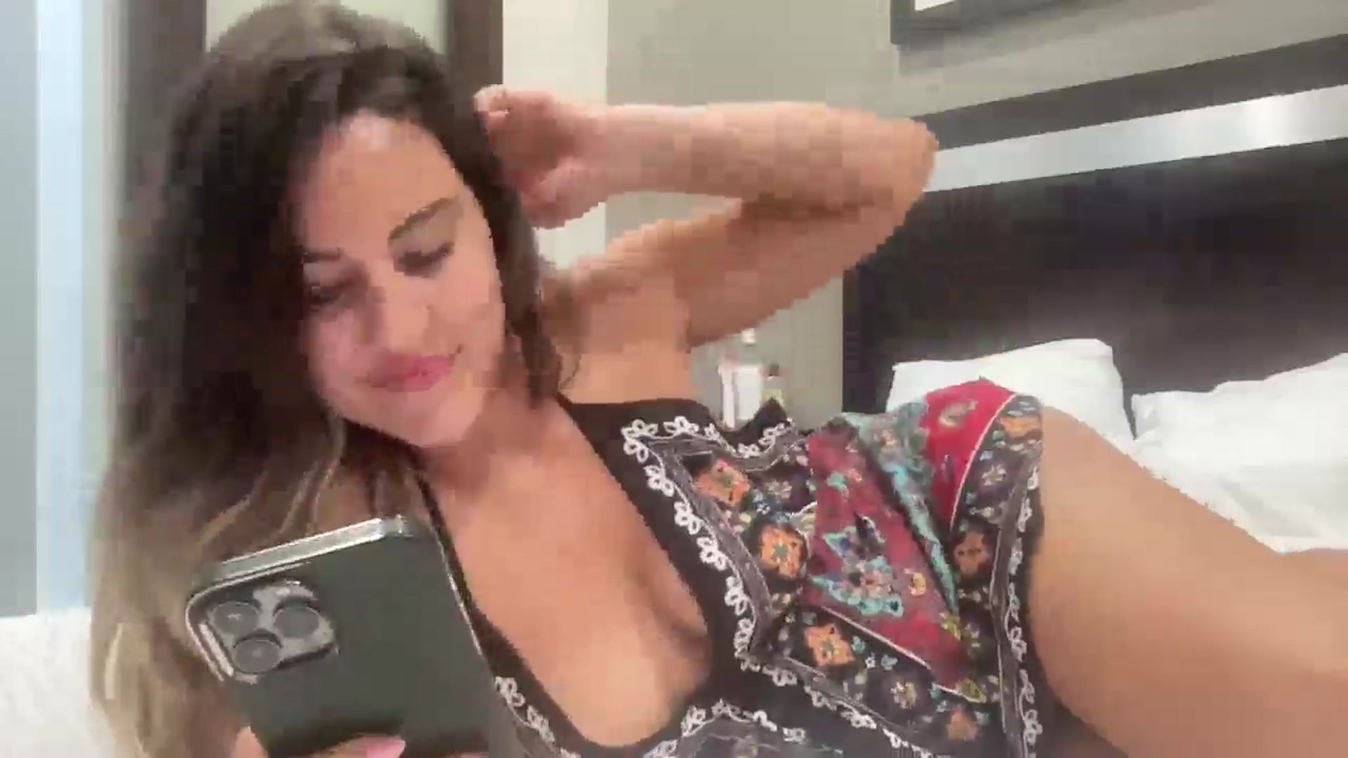 Gallery image thumbnail from dressmejosie's myfreecams stream on, 07/29/2025, 08:06 image 13 of 20