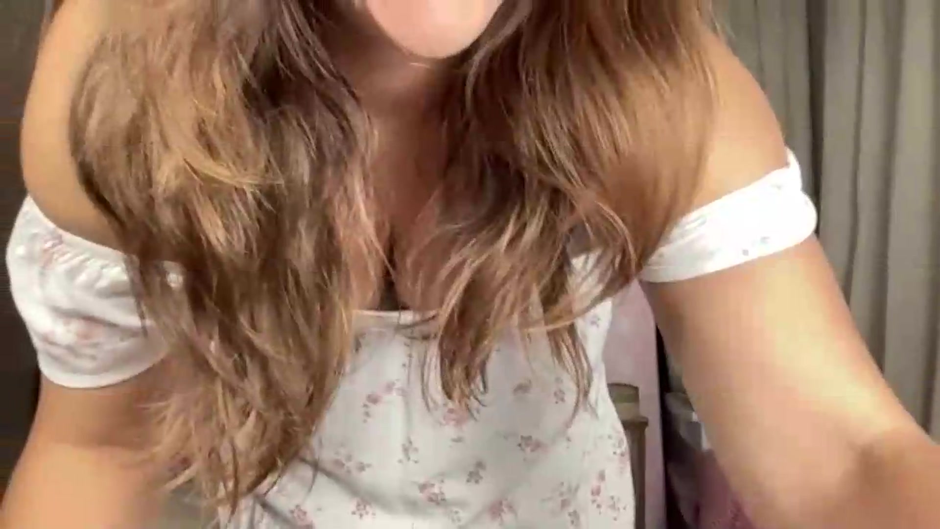 Gallery image thumbnail from dressmejosie's myfreecams stream on, 08/24/2026, 20:14 image 18 of 20